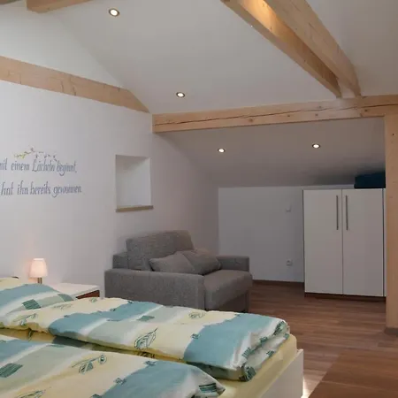 Beim Schuster לינה וארוחת בוקר